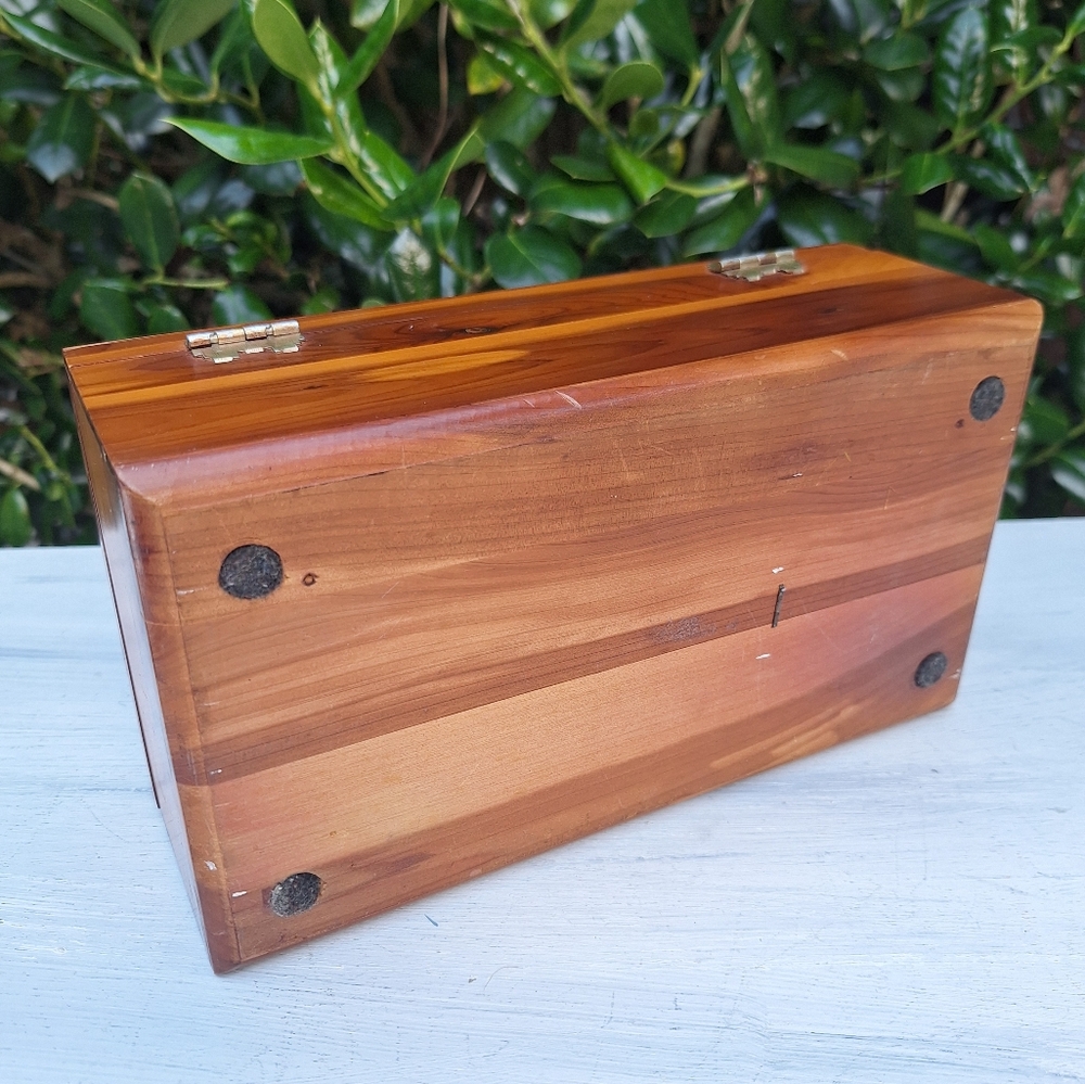 Vintage Cedar Chest Wood Box with Hinged Lid Trinket Jewelry Boxes Wooden - Picture 7 of 16